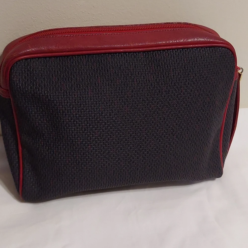 Authentic Yves Saint Laurent Clutch Bag in Textured PVC and Red Leather - Picture 2 of 9